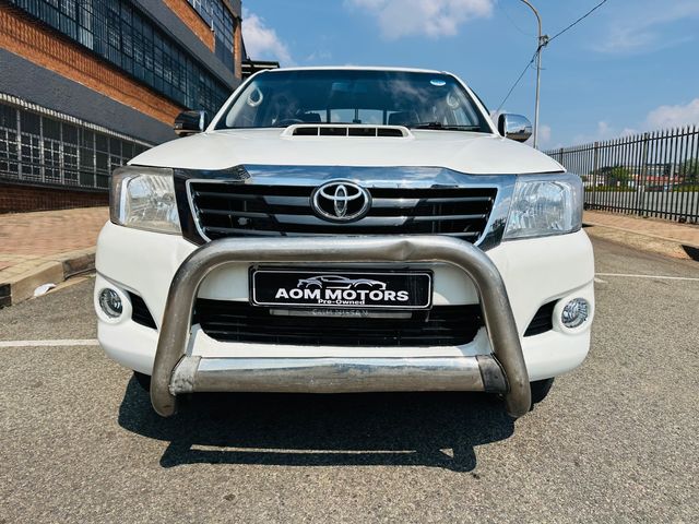 2010 Toyota Hilux 3.0 D-4D Raider Raised Body Double-Cab, photo 2