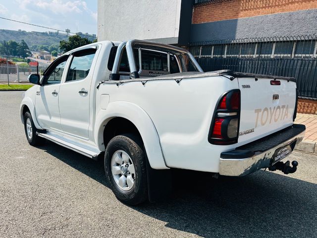 2010 Toyota Hilux 3.0 D-4D Raider Raised Body Double-Cab, photo 5