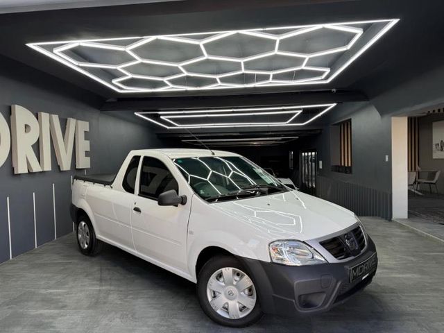 2023 Nissan NP200 1.6 A/C Safety Pack