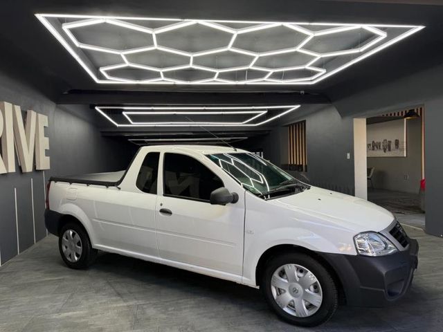2023 Nissan NP200 1.6 A/C Safety Pack, photo 3