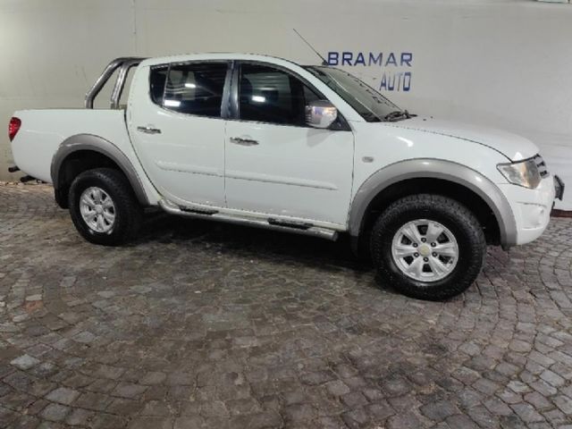 2013 Mitsubishi Triton 3.2 DI-D 4x4 Double-Cab, photo 3