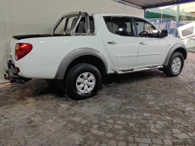 2013 Mitsubishi Triton 3.2 DI-D 4x4 Double-Cab, photo 4
