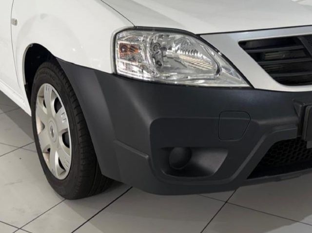 2024 Nissan NP200 1.6 A/C Safety Pack, photo 4