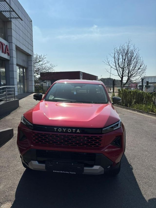 2026 Toyota Hilux 2.8 GD-6 RB Raider X 4x4 Auto Extended Cab, photo 2