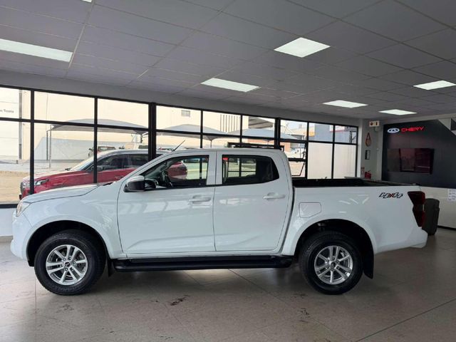 2023 Isuzu D-Max 1.9 DDI LS 4x4 Auto Double-Cab, photo 3