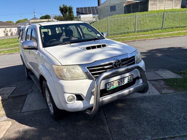 2014 Toyota Hilux 3.0 D-4D - MANUAL - DOUBLE CAB, photo 3