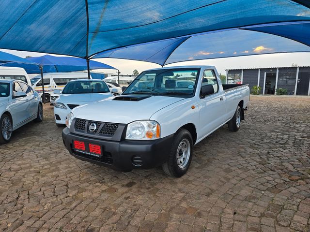 2013 Nissan NP300 2.5 TDi LWB Single-Cab, photo 2