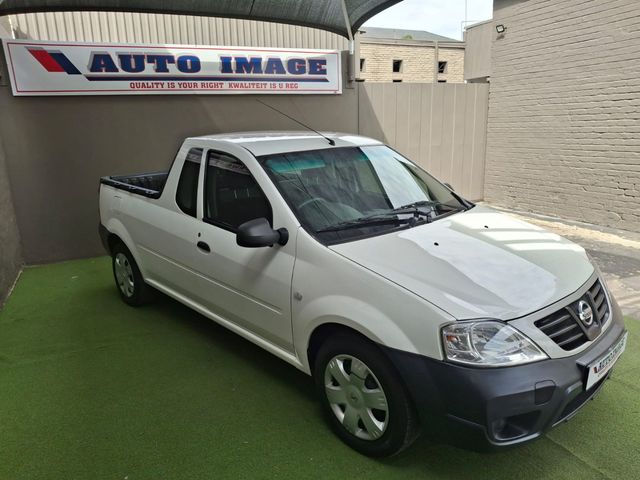 2022 Nissan NP200 1.6 A/C Safety Pack, photo 2