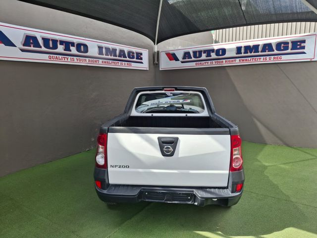 2022 Nissan NP200 1.6 A/C Safety Pack, photo 4