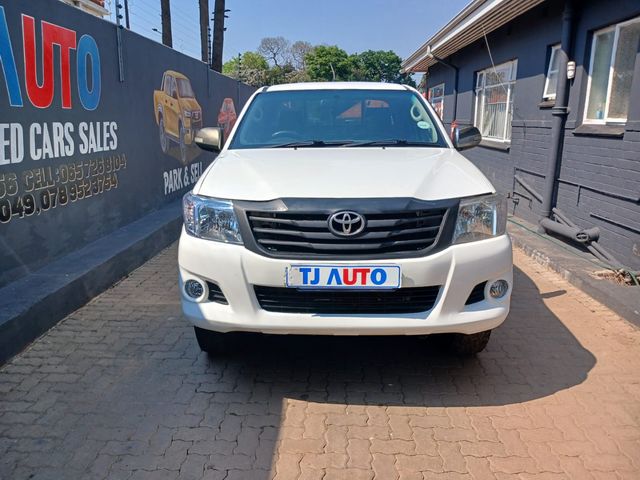 2015 Toyota Hilux 2.5 D-4D S Single-Cab, photo 2