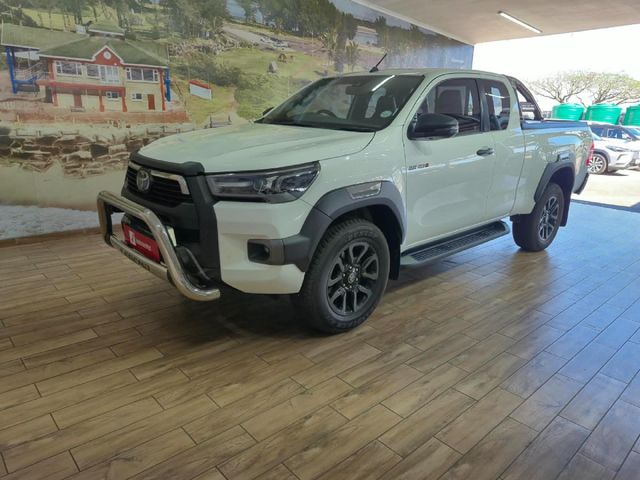 2023 Toyota Hilux 2.8 GD-6 Raised Body Legend 4x4 Auto Extended Cab, photo 3