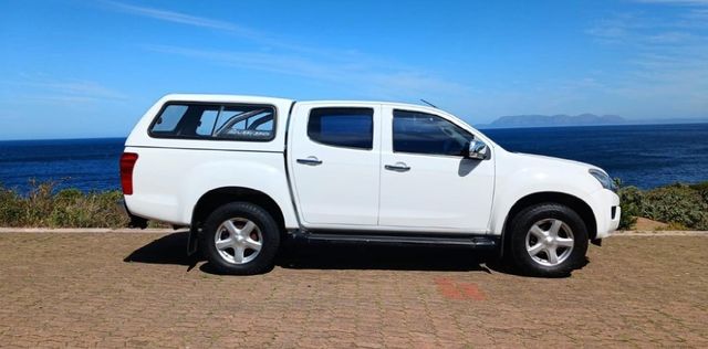2014 Isuzu KB 300 D-Teq LX Double-Cab, photo 3