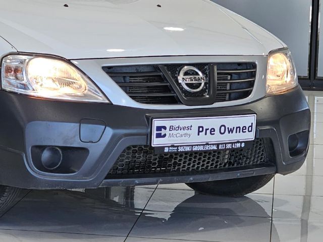2022 Nissan NP200 1.6 A/C Safety Pack, photo 2