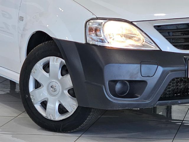 2022 Nissan NP200 1.6 A/C Safety Pack, photo 3
