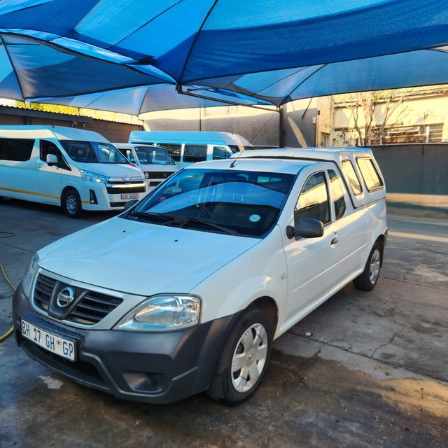 2011 Nissan NP200 1.6 A/C Safety Pack, photo 2