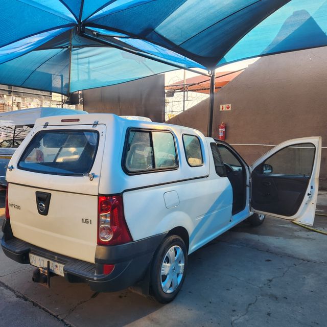 2011 Nissan NP200 1.6 A/C Safety Pack, photo 3