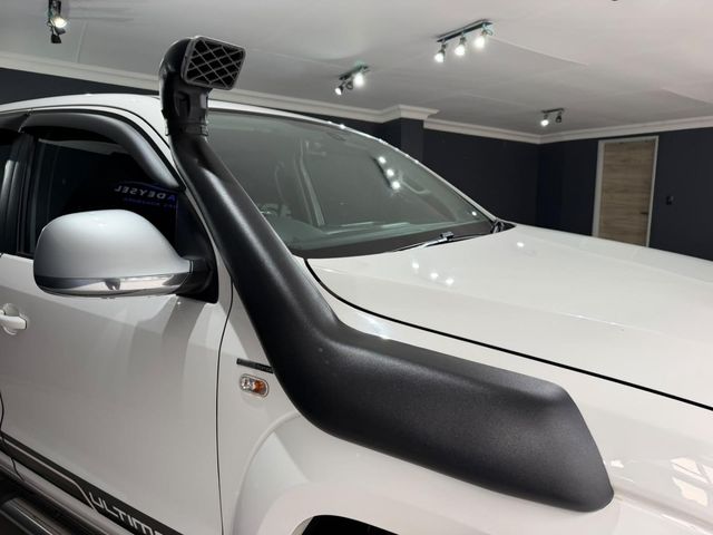 2017 Volkswagen Amarok 2.0 BiTDI Ultimate (132kW) 4Motion Auto Double-Cab, photo 4