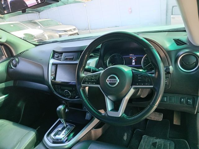 2021 Nissan Navara 2.5 DDTi SE Auto Double-Cab, photo 4