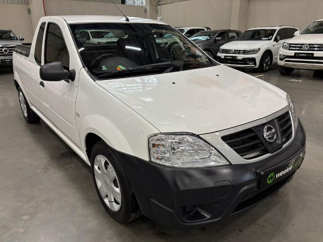 2022 Nissan NP200 1.6 A/C Safety Pack