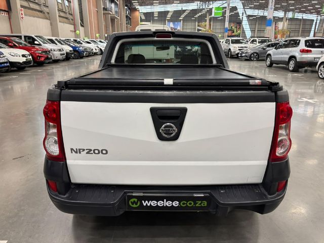 2022 Nissan NP200 1.6 A/C Safety Pack, photo 4