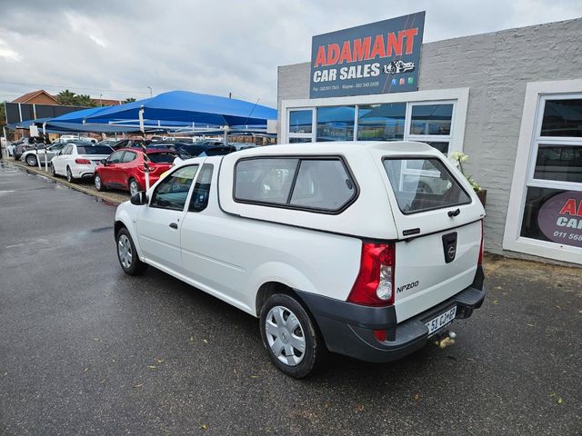 2022 Nissan NP200 1.6 A/C Safety Pack, photo 3