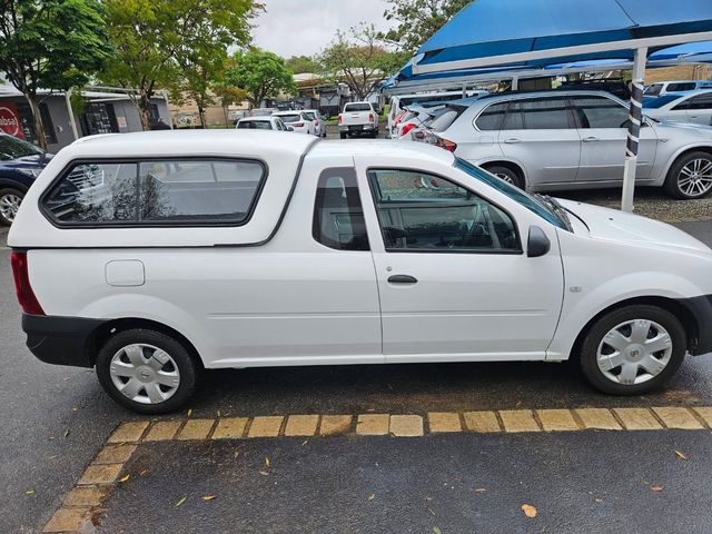 2022 Nissan NP200 1.6 A/C Safety Pack, photo 5