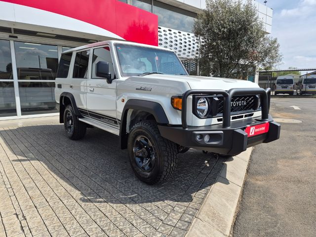 2026 Toyota Land Cruiser 76 2.8GD-6 Station Wagon VX