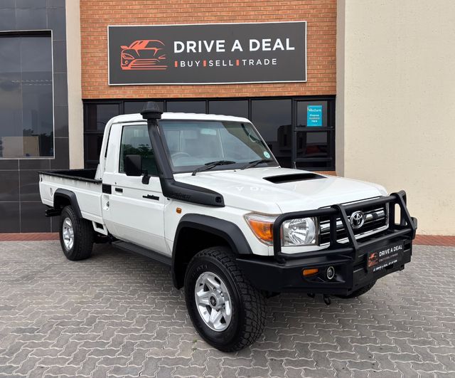2015 Toyota Land Cruiser 79 4.5 D Single-Cab
