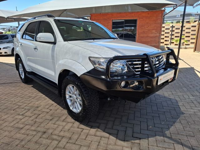 2012 Toyota Hilux 4.0 V6 Heritage 4x4 Auto Double-Cab