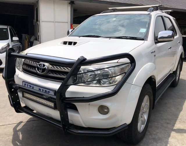 2011 Toyota Fortuner 3.0 D-4D Raised Body 4x4