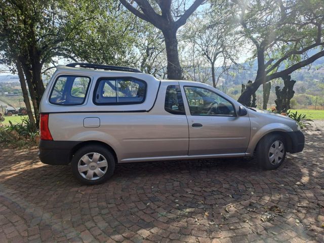 2011 Nissan NP200 1.6 A/C Safety Pack
