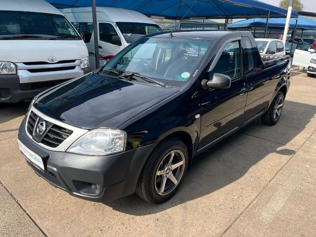 2014 Nissan NP200 1.6 A/C Safety Pack, photo 2