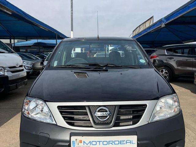 2014 Nissan NP200 1.6 A/C Safety Pack, photo 5