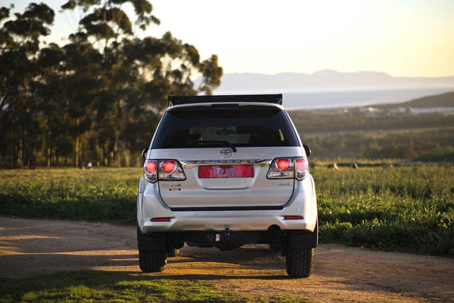 2012 Toyota Fortuner 3.0 D-4D Heritage 4x4 Auto, photo 4