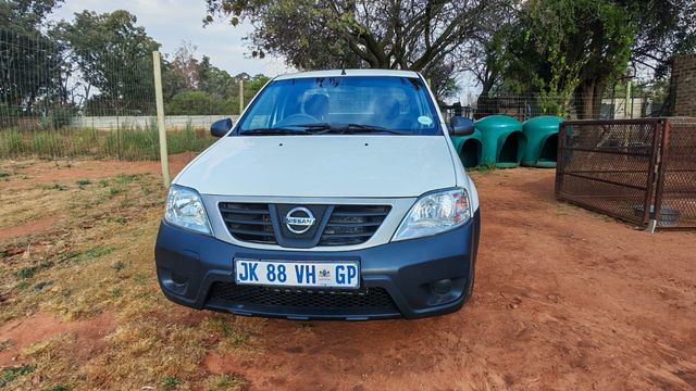2020 Nissan NP200 1.6 A/C Safety Pack