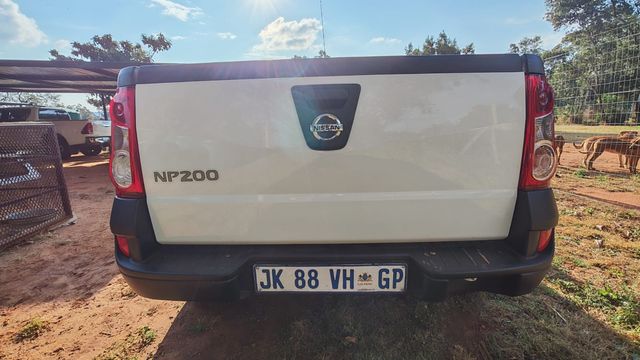 2020 Nissan NP200 1.6 A/C Safety Pack, photo 4