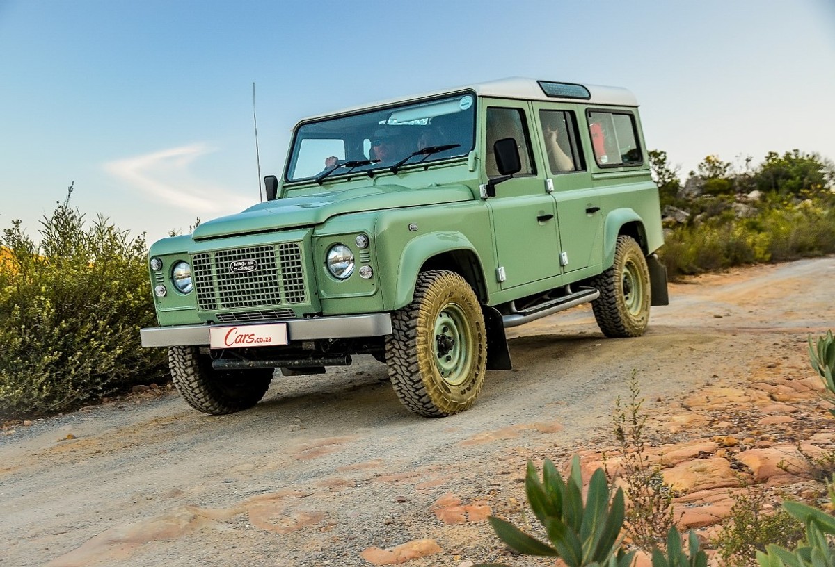 Land Rover Defender 110 Heritage Edition (2016) Review - Cars.co.za