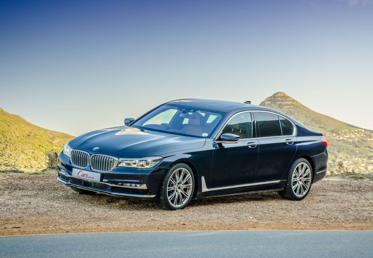 BMW 750i Design Pure Excellence (2016) Review Cars.co.za