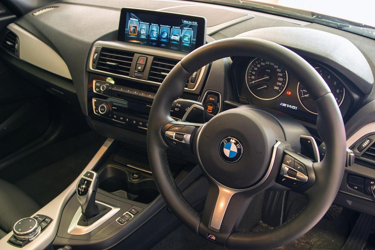 Bmw M135i 18 Interior What S New