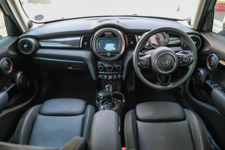 Mini Cooper S Automatic (2019) Review - Cars.co.za