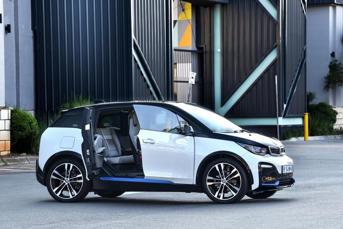 BMW i3 120 Ah (2019) Launch Review Cars.co.za