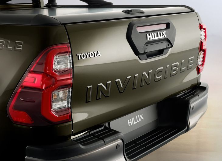 2022 Toyota Hilux Invincible X Detailed Cars co za