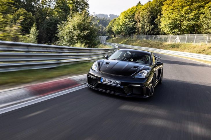 Porsche Cayman GT4RS