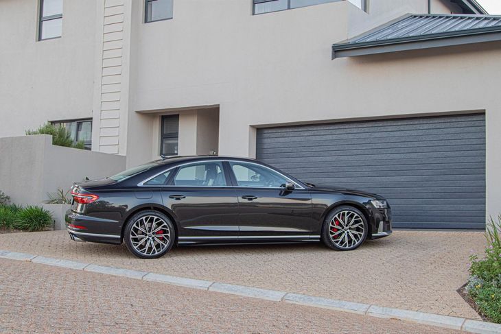Audi S8 side