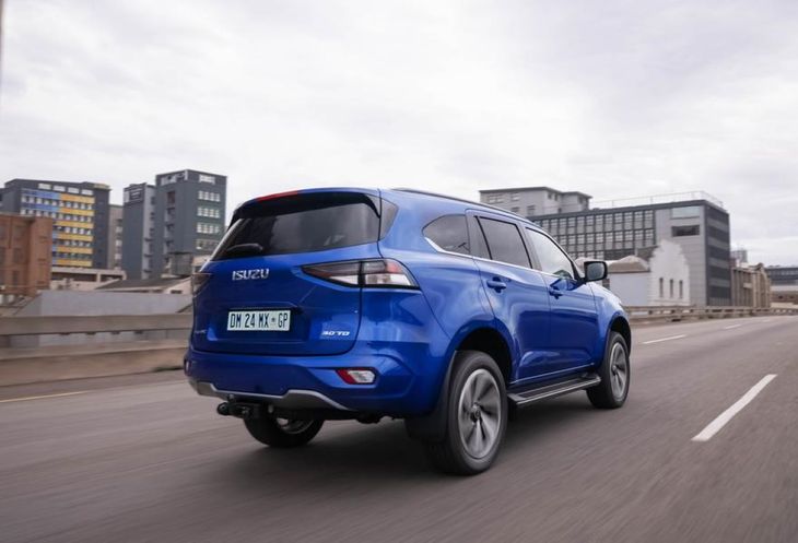Isuzu-MUX-rear