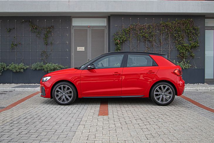Audi A1 1.0 side