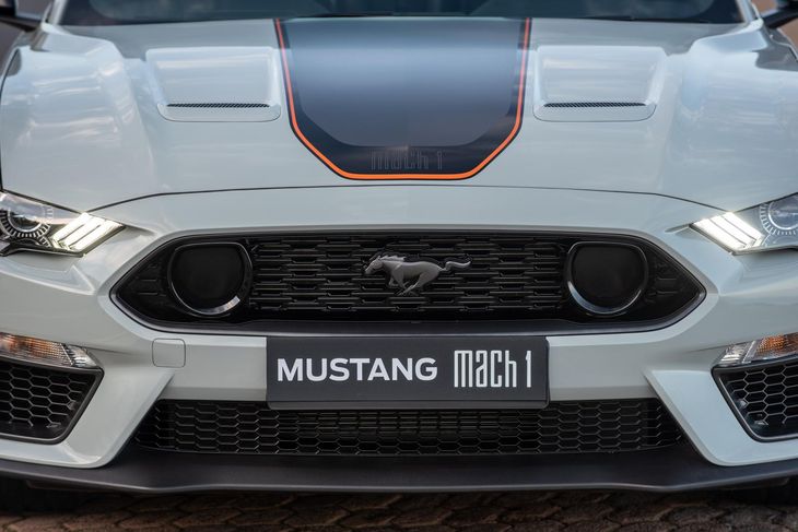 Ford Mustang Mach 1 face