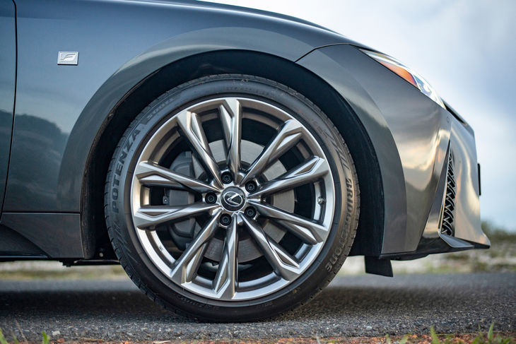 Lexus IS300h F Sport