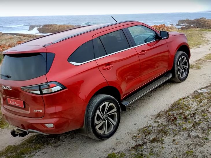 Isuzu MU-X rear incline