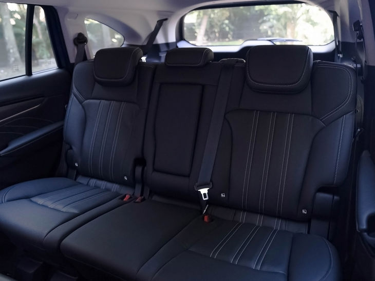 Isuzu MU-X Comfort rear seats
